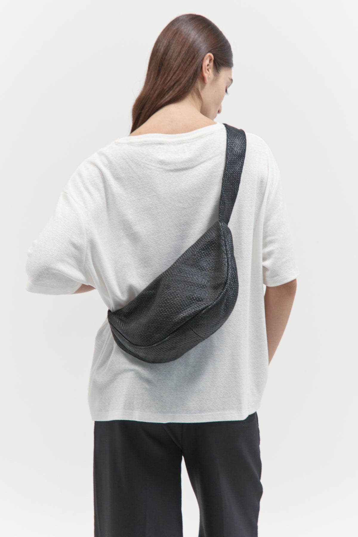 Woven Crescent Bag - Black